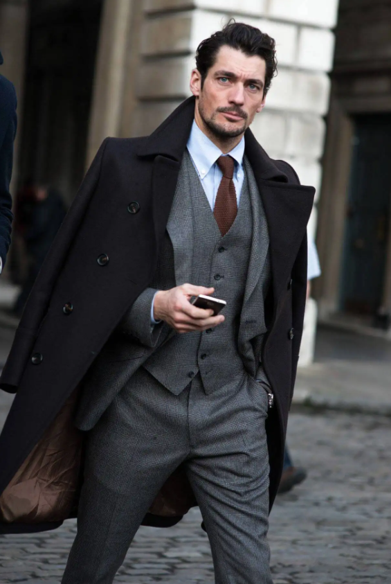 traje de tres piezas